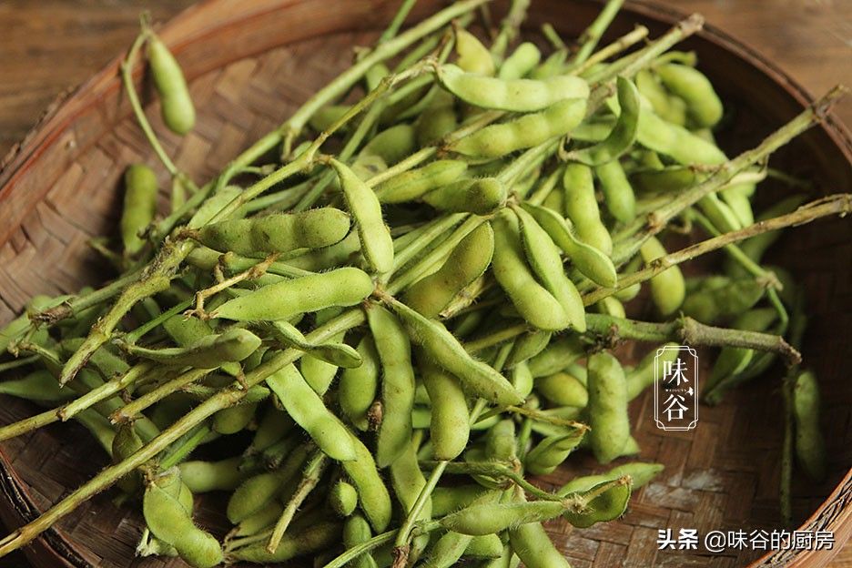 中秋节吃什么？（中秋节9种传统食物记得吃）-第6张图片